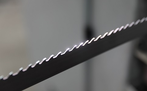 闵行双金属带锯条产生切削噪音的原因具体有哪些？